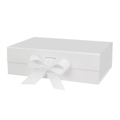 DaiUni 10.5"X7.5"X3.1" White Magnetic Gift Box with Lid and Ribbon for Presents
