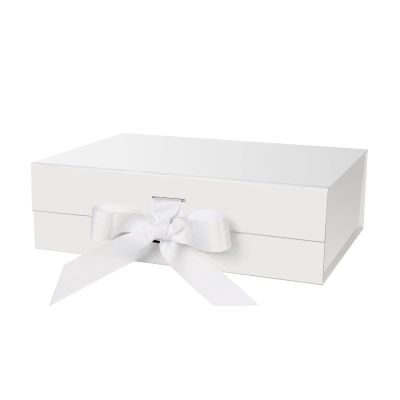 DaiJoob Large White Gift Box with Lid for Presents 13x9x4 Inch with Ribbon and Magnetic Closure (Pack of 1)