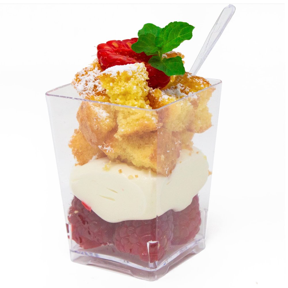 50 Pack 4 oz. Square Small Plastic Dessert Cup With Spoons Hermes Professional-Grade Recyclable Transparent Disposable Party Cup for Parfait Desserts, Appetizers, and Events CMJJ