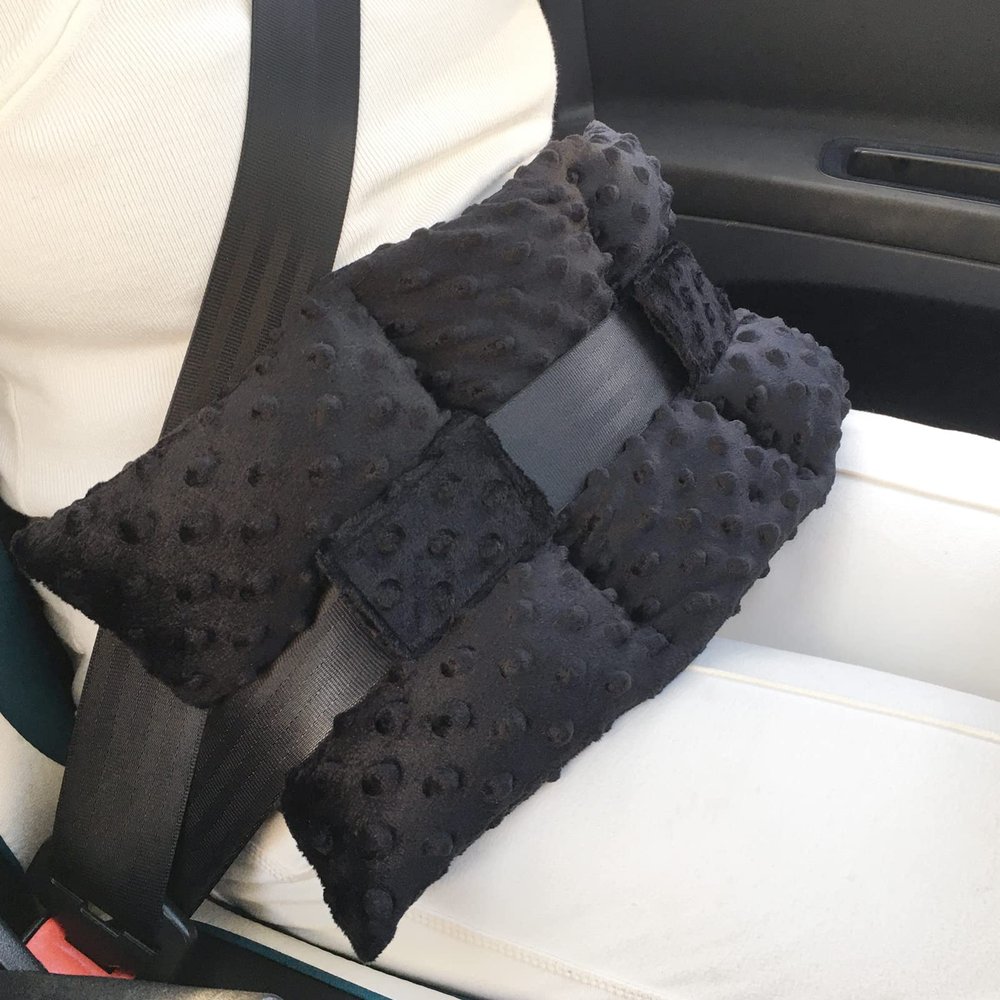 D. Cozy Ostomy Seat Belt Pillow Stoma Seatbelt Protector Ostomy Bag Cover Pillow for Driving Ileostomy Ostomy Support Pillow Urostomy Supplies Car Women Men Minky Dot Black