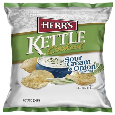 Herr's - Kettle Cooked Chips (Herr's Kettle Cooked Sour Cream & Onion Chips, 2.5 Oz 6 Pack)