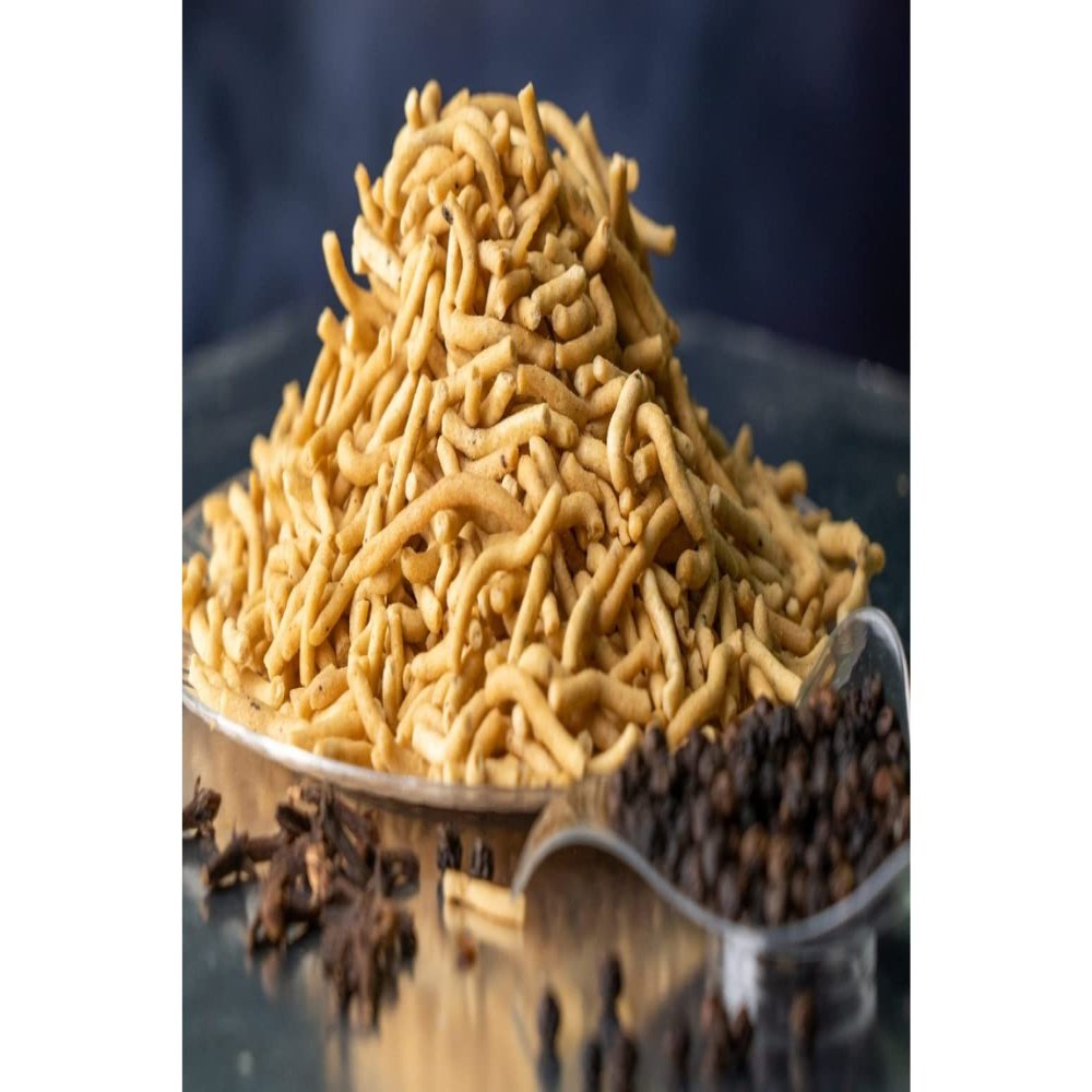 Ghotaram Medium Spicy Laung Sev, Namkeen Ratlami Sev Snacks, Handmade and Healthy Namkeen Snacks, Orignal Ratlami Sev, Ready to Eat, Crispy & Light snacks, Made with Groundnut Oil-250 * 1Pack