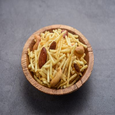 Ghotaram Falhari Namken Boost Energy in Upwas Fast Vrat, Crispy Salted Falahari Falhari Aloo Lachha Mungfali Mix Namkeen Savory Snack, Healthy Falahari Potato Namkeen Chivda-250 * 1Pack