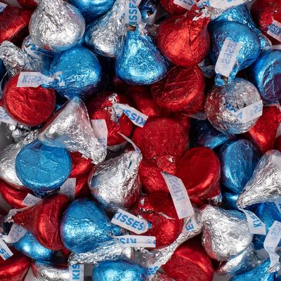 90 Pcs Patriotic Candy Kisses Chocolate with Red, Blue, & Silver Candy for 4th of July (Approx. 90 Pcs)
