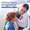 Downy Free & Gentle Liquid Fabric Softener, 140 fl oz, 190 Loads, Hypoallergenic, Sensitive Skin Friendly Fabric Conditioner Liquid view 2