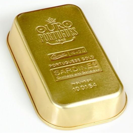 Comur Gourmet from Portugal - canned ingot Sardine fillets in extra virgin olive oil with edible Gold flakes - 4.93oz / 140gr (1 can)