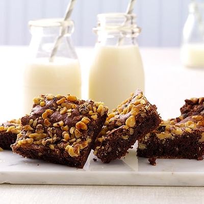 Da bomb Brownies Classic Brownies (5 pack) This collection includes a combination of five of our famous triple chocolate, nutty and peanut butter swirl brownies.