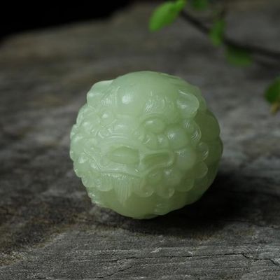 1.57" Blacklight Baoding Balls, Glow in The Dark Carving Lion Head Meditation Balls, Chinese Balls for Hand Therapy, Stress Relief and Fingers and Wrist Exercise, Lucky Craft Gift Home Decor M55