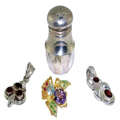 23.55 Grams Shaker Pendants Brooch Assorted Usable Scrap ASC17/10223