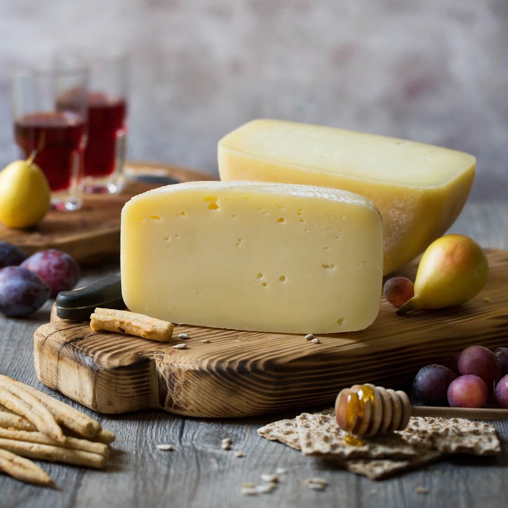 Semi Aged Pecorino from Reggio Emilia Appenines 4 lbs - 1.8 kg - EMILIA FOOD LOVE Selected with love in Italy (Semi-Aged, whole cheese wheel)