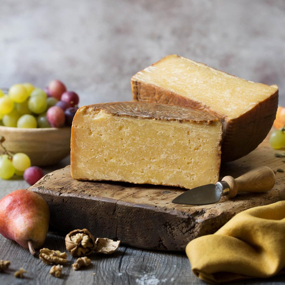 Extra Aged Pecorino from Reggio Emilia Appenines 2 lbs - 0.9 kg - EMILIA FOOD LOVE Selected with love in Italy (Extra Aged, half cheese wheel)