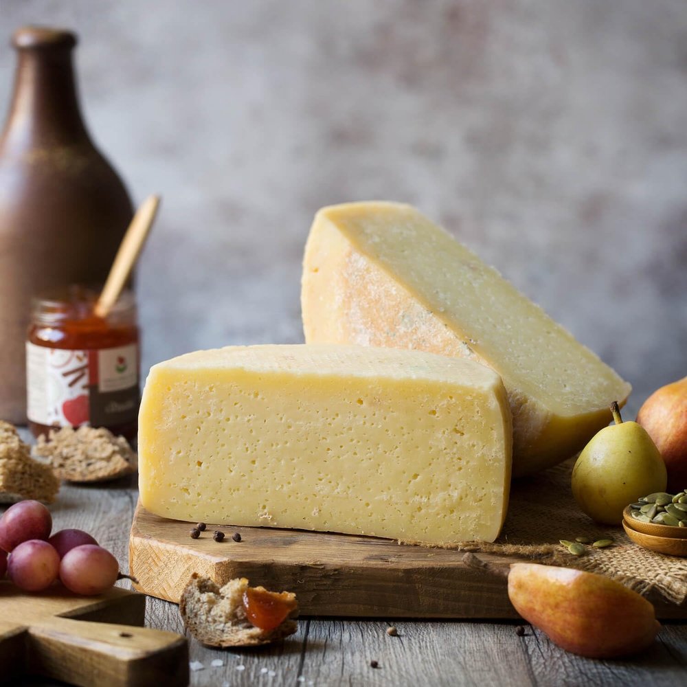 Aged Pecorino from Reggio Emilia Appenines 2.2 lbs - 1KG - EMILIA FOOD LOVE Selected with love in Italy (Aged, half cheese wheel)