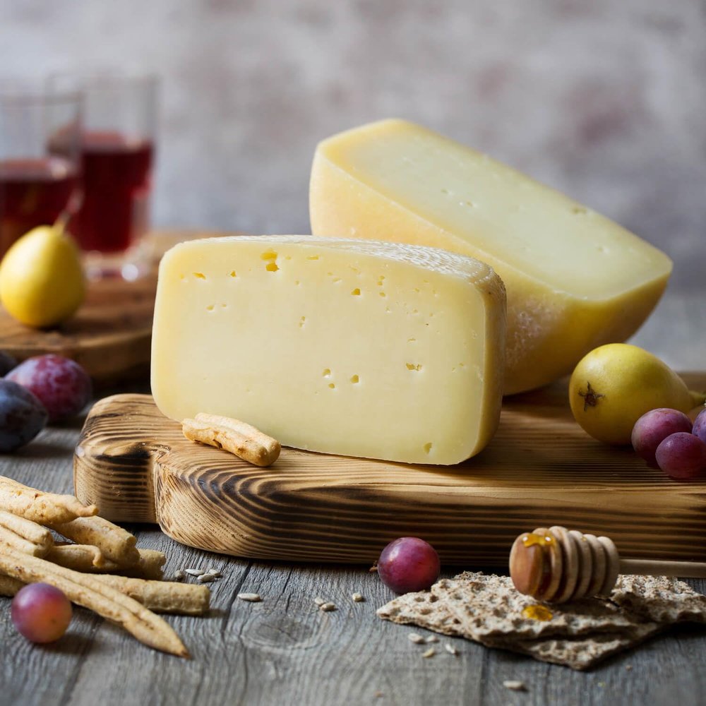 Semi Aged Pecorino from Reggio Emilia Appenines 2 lbs - 0.9 kg - EMILIA FOOD LOVE Selected with love in Italy (Semi-Aged, half cheese wheel)
