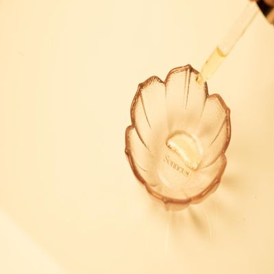 Gold Diffusing Palette for Intimate Skincare | Revolutionize Your Self-Care Routine - Perfect 24K Gold Oil Application, Nurturing Vulvar Skin, Hygienic Design and More