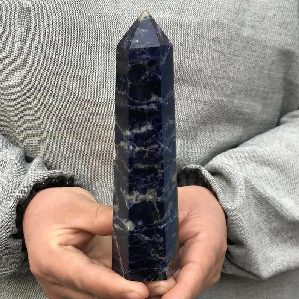 AtkitS Beautiful Natural Crystal Point Sodalite Stone Healing Obelisk Blue Quartz Wand Ornament for Home Decoration Reiki Energy Stone (Size : 900-1000g)