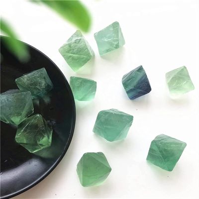 JCAKES Minerals Stones Natural Crystal-Tasting Quartz Fluorite-oktaEral Decoration Color for The Healing of Energy Stone Mineral Crystal Stones Decoration (Color : Chlorite Octahedron, Size : 1PC)