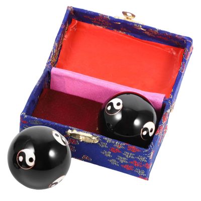 GLEAVI 2pcs Adult Massage Metal Handballs Hand Exercise Massage Physical Set for Grip Random Color