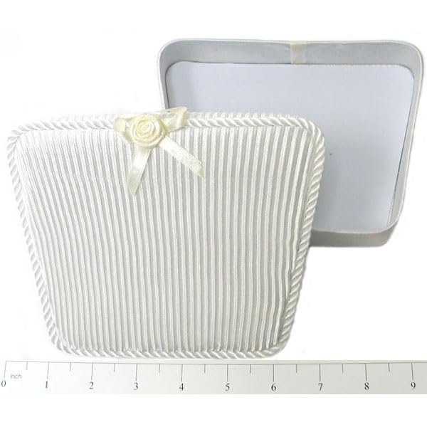 Expo International Trapezoid 1/2 lb Candy Box with Bow Detail - Ivory | Ivory
