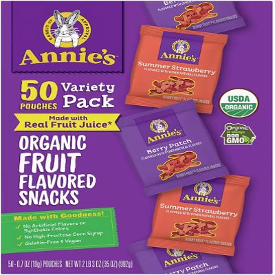 Annie's Fruit Snacks VARIETY 50 PACK SIZE Organic Fruit Flavoured Snacks Berry Patch and Summer Strawberry, Pack of 50 Pouches, No Synthetic Colours, Gelatin Free, Gluten Free, Vegan, Snacks (50 Pack