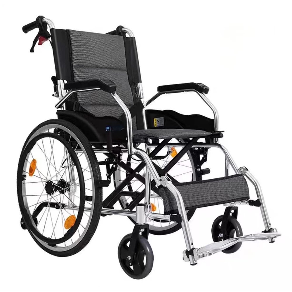 Wheelchair Self-Propelled Aluminum Folding Lightweight Portable Transportation Travel Chair Adjustable Footrest 18 Inch Seat Width (Color : B)