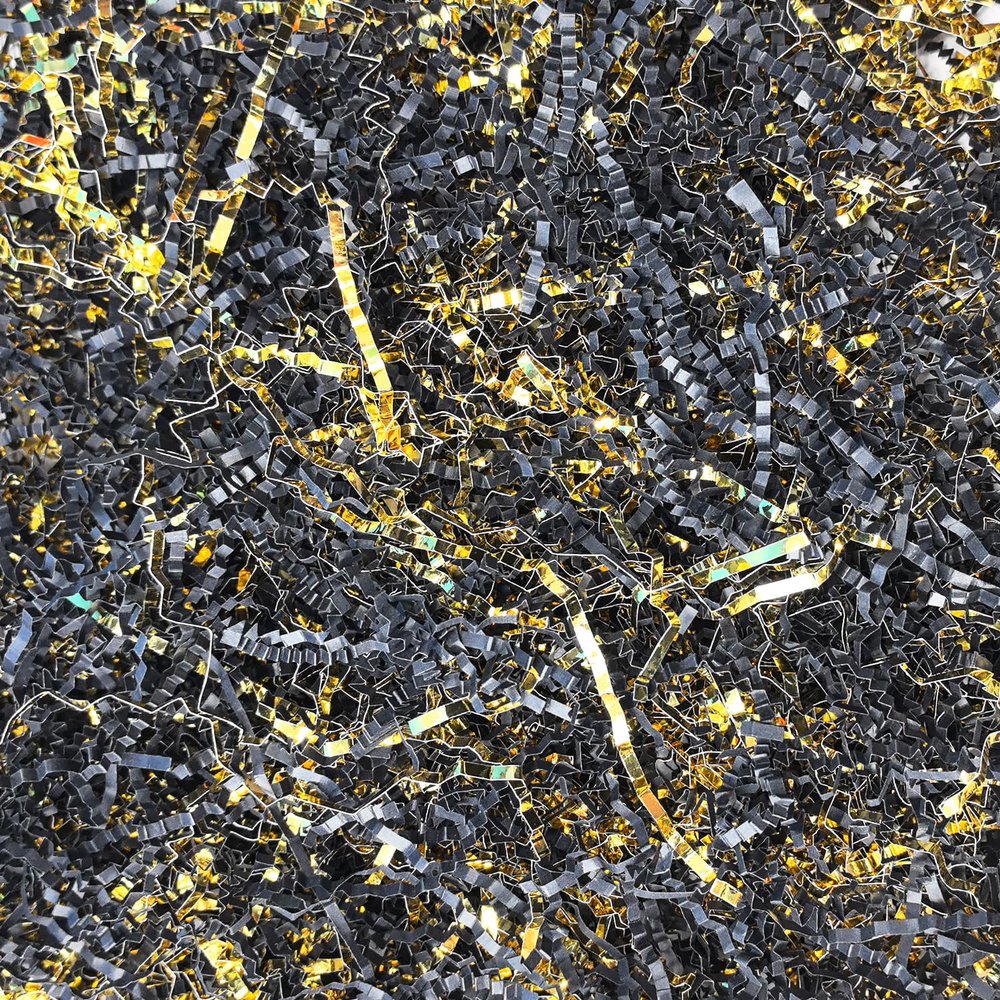 Keoferlo Crinkle Paper 1/2 LB Baskets Shred Filler Paper Metallic Gold and Black Craft Confetti Grass Raffia for Gift Wrap Decorations Display Merchandise