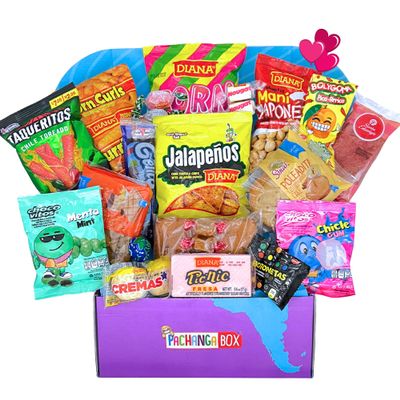 International El Salvador Snack Box - Ideal Gift! Tasty Hispanic and Latin American Snacks - FREE Custom Sticker
