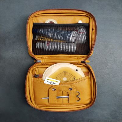 Generic Stoma Case Stoma Ostomy Bag Travel Case with FREE Four Covers & 1 Box of Ostomy Air Vents (10 pieces), Colostomy Stoma Bag Case, Now Travel With Confidence