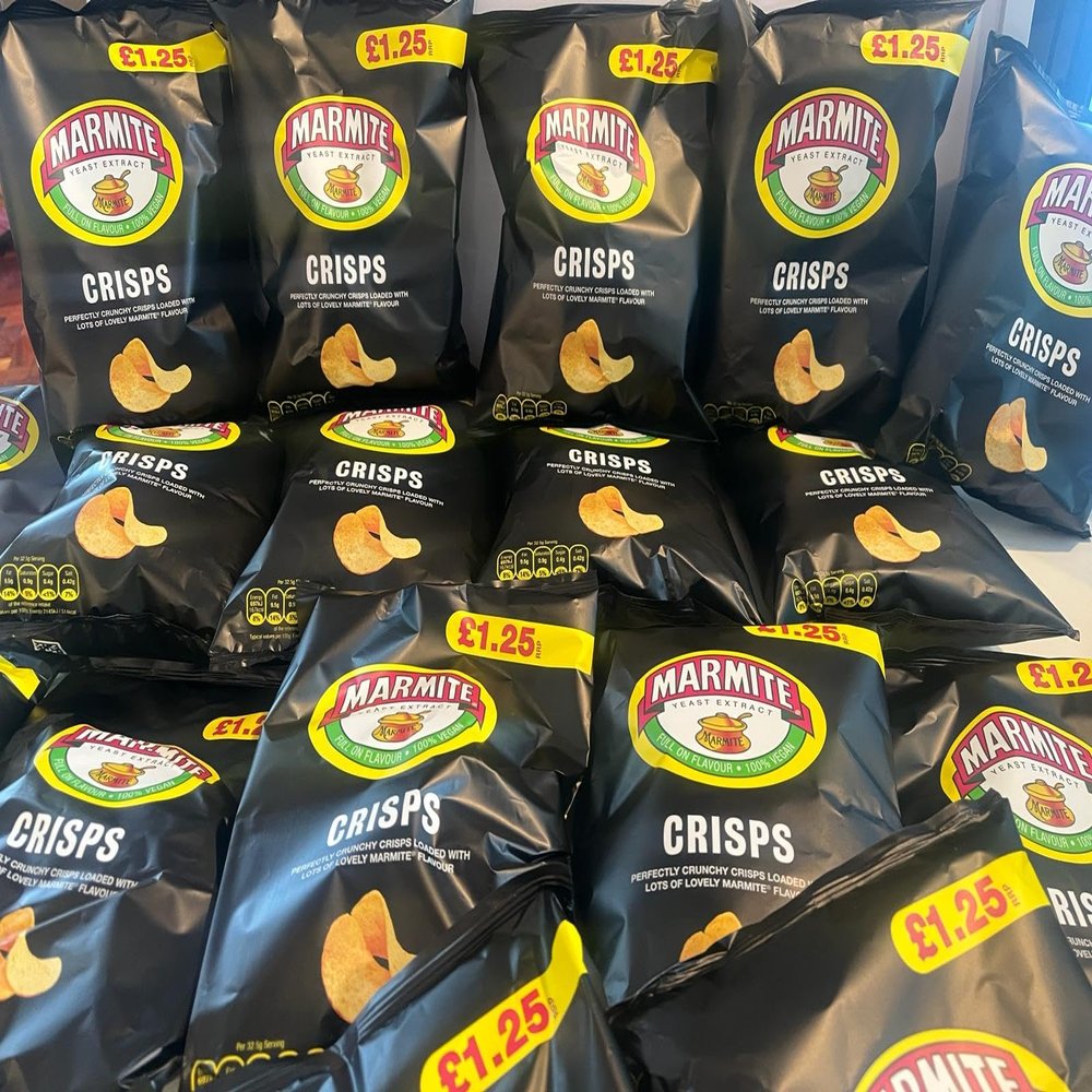 *BRITISH GOODS* MARMITE Crips 18 x 65g *Imported from UK/Britain/England* Full on Flavour, Perfectly Crunchy Crisps Loaded with Lots of Lovely Marmite Flavour, No artificial flavours, 100% Vegan, Suitable for vegans