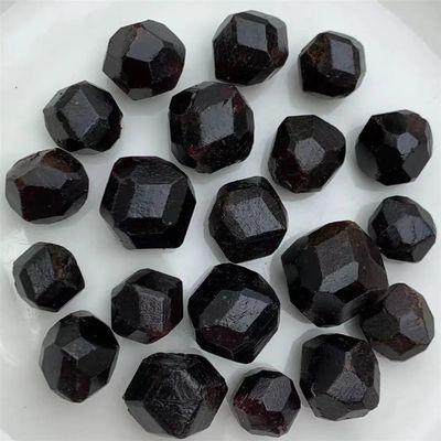 AtkitS Meditation Natural Crystal red Garnet Mineral Rough Stone Specimen Mineral Gift (Size : 200g)