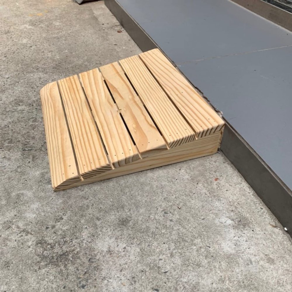 Katzowen Threshold Ramp Driveway Wooden Curb Steps Ramps Indoor Outdoor, Driveway Barrier Free Portable Slope Pad for Motorcycles Scooters Bicycles, Anti-Slip Threshold Ramp(70x33x13cm (27.5x13x5in))