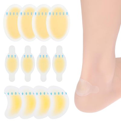 CIATBYYJ Blister Bandages for Feet, 12PCS Blister Plasters - 3 Size Waterproof Hydrocolloid Bandages, Adhesive Callus Bandages for Foot, Toe, Heel Blister Prevention Pads3-4 Inch, Clear