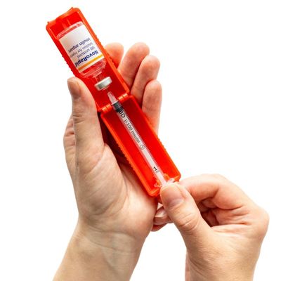 1ml U-100 disposable syringe T1me Vial Syringe Insulin Filling Support (BD Micro-Fine and other insulin syringe), Insulin transfer device for diabetes, Bottle Protector Case, Vial Holder (Red)