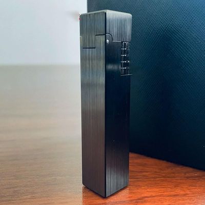 HUZHUAN Retro Lighter Brass Kerosene Lighter Classic Soft Flame Grinding Wheel Ignition Square Refillable Kerosene Lighter Gift for Men and Women(Black)