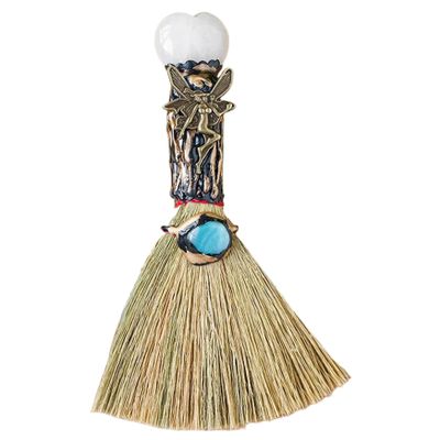 Halloween Witch Broom, Crystal Witch Wiccan Altar Broom, Witch Broomstick with Heart-Shape Crystal, Halloween Witch Decor for Healing Cleansing Fengshui Halloween Witch Decor Witch Costume Witch Broom