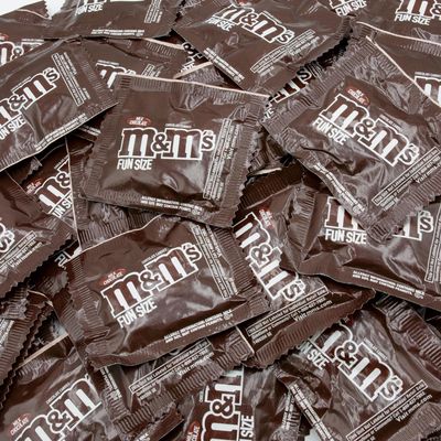 Candykrave M&M Milk Chocolate Candy Individually Wrapped - (3lb- 90 Counts), Fun Size Bulk candy, mini Chocolate candy for adults, Perfect for Birthday Celebrations, Fun Parties, Holiday Treats.