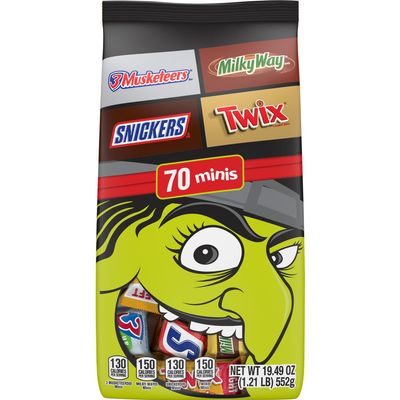 SNICKERS, TWIX, MILKY WAY & 3 MUSKETEERS Halloween Candy Mini Chocolate Variety Pack, Halloween Snack for Party Favors, Trick or Treat and More 70 Ct