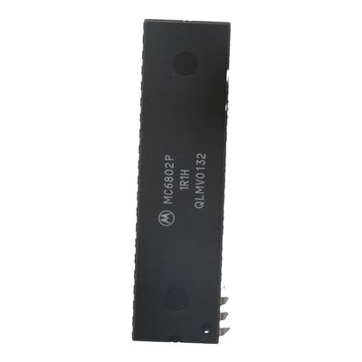 1pieces MC6802P DIP-40 EF6802P MC6802