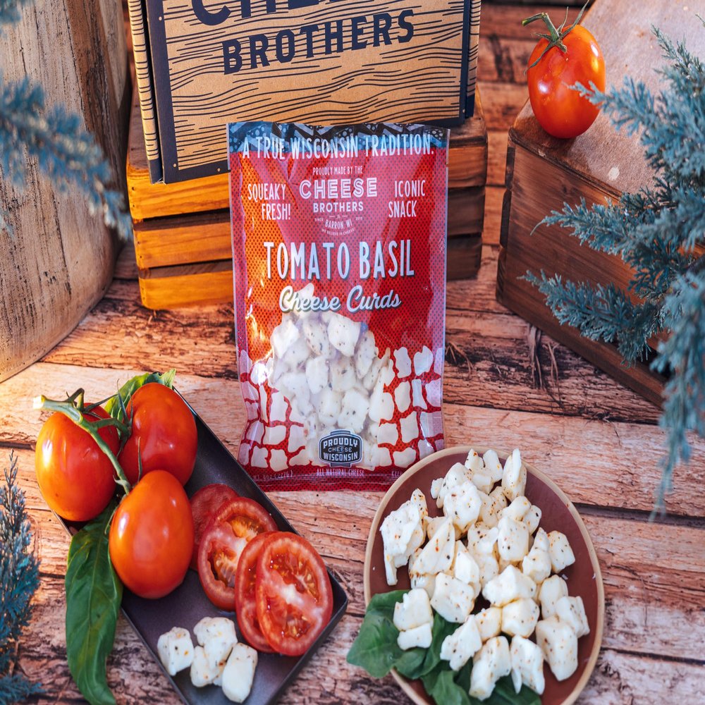Cheese Bros Squeaky Fresh Wisconsin TOMATO BASIL Cheese Curds | 8 Pack | 6 OZ bags | Gourmet Gift for Families