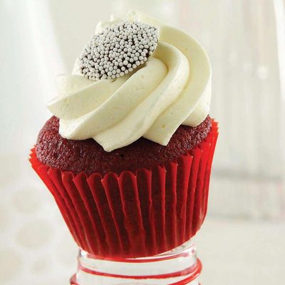 Sweet Street Cupcakes (32 Cupcakes, Iced Red Velvet)