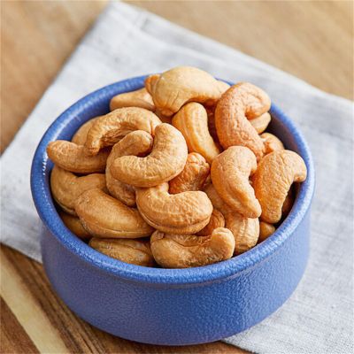 Regal Large Roasted Unsalted Cashews 5 lb. WS-999CARNSLG5-NPF