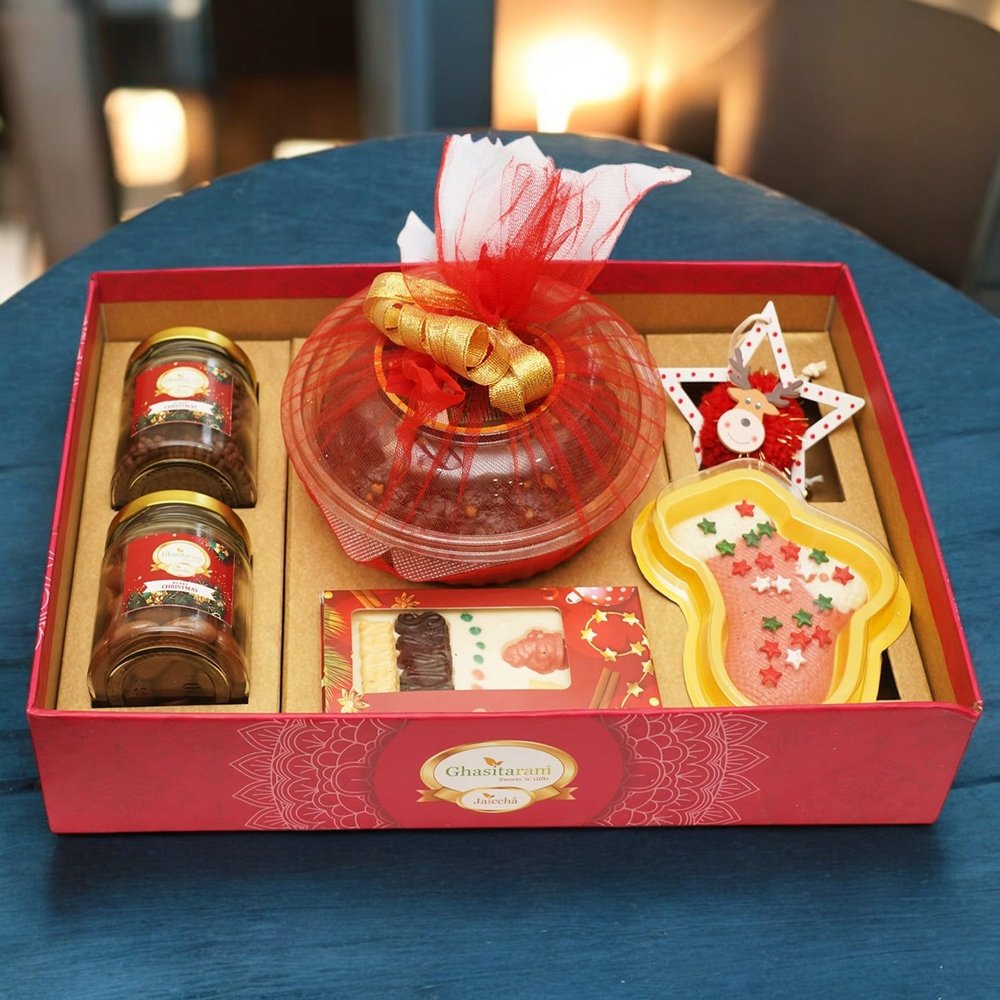 Ghasitaram Gifts Jaiccha Christmas Gifts Pink Hamper Tray with 500 gms Plum Cake