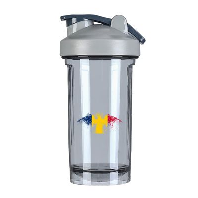 Chad Chadian Flag 18 Ounce Shaker Bottle Drink Mixer Leak-proof Pre Workout Protein Shakes Meal Replacement Shakes Bottles 500ML/18 Oz Gray