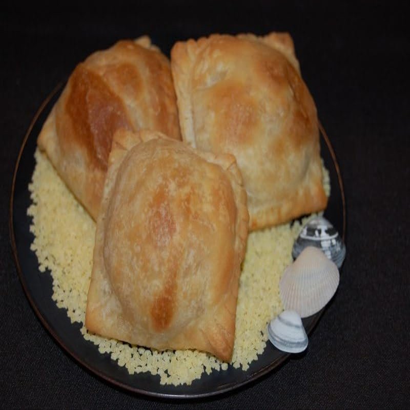 Les Chateau Lobster Puff Appetizers - 100 Count Case, Gourmet Frozen Hors d'oeuvres with Butter Puff Pastry and Tender Lobster Meat