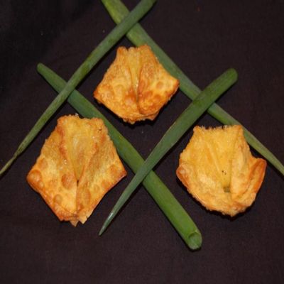Les Chateau Crab Rangoon, 100 Count, Frozen, Premium Crabmeat and Cream Cheese Filling, Gourmet Appetizer