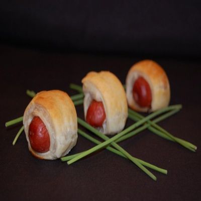 Les Chateau Appetizer, Frozen Kobe Beef Frank, 50 Pieces, Authentic Kobe Beef in All-Butter Puff Pastry, Gourmet Quality, Perfect for Entertaining & Special Occasions, Easy to Prepare, Rich Flavor