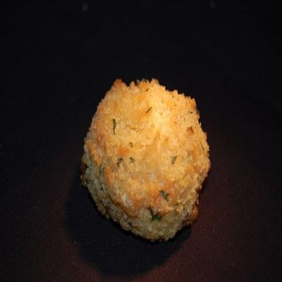 Les Chateau Lobster Risotto Cake, 100 Count, Frozen Gourmet Appetizer with Italian Arborio Rice, Saffron, Mozzarella Cheese