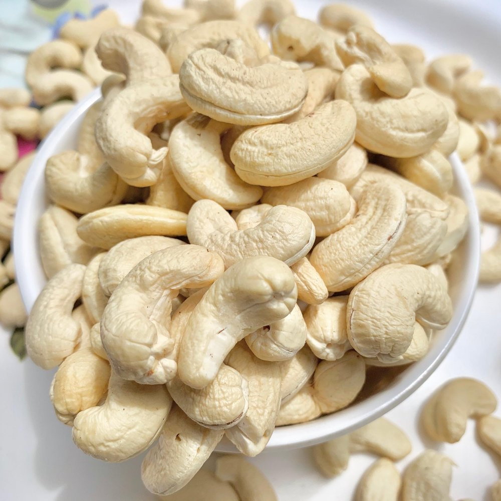 Premium Raw Cashews, Natural Whole Nuts, 500g (1.1 lb), Pack of 1