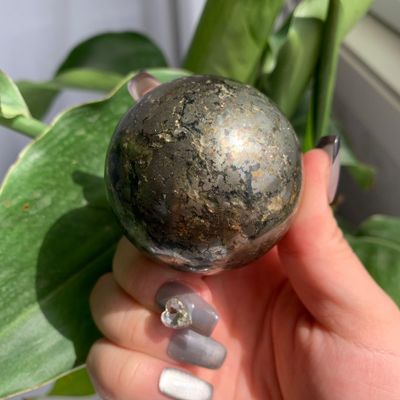 52mm 318g Natural Pyrite Sphere Ball Shimmering "Fool's Gold" Crystal for Wealth Energy, Confidence & Luxury Decor