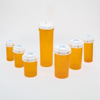 [100 Pack] 40 Dram Plastic Pill Bottles with Child-Resistant Cap, Amber Reversible Cap Prescription Vials, Plastic Medicine Containers, Push Down and Turn - Pharmacy Pill Bottles (Bulk Deal)