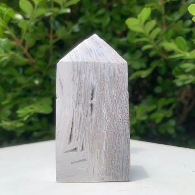 120g White Mexican Crazy Lace Agate Obelisk - Sacred Energy Tower with Hypnotic Patterns, Crystal Grid Amplifier & Luxury Altar Decor